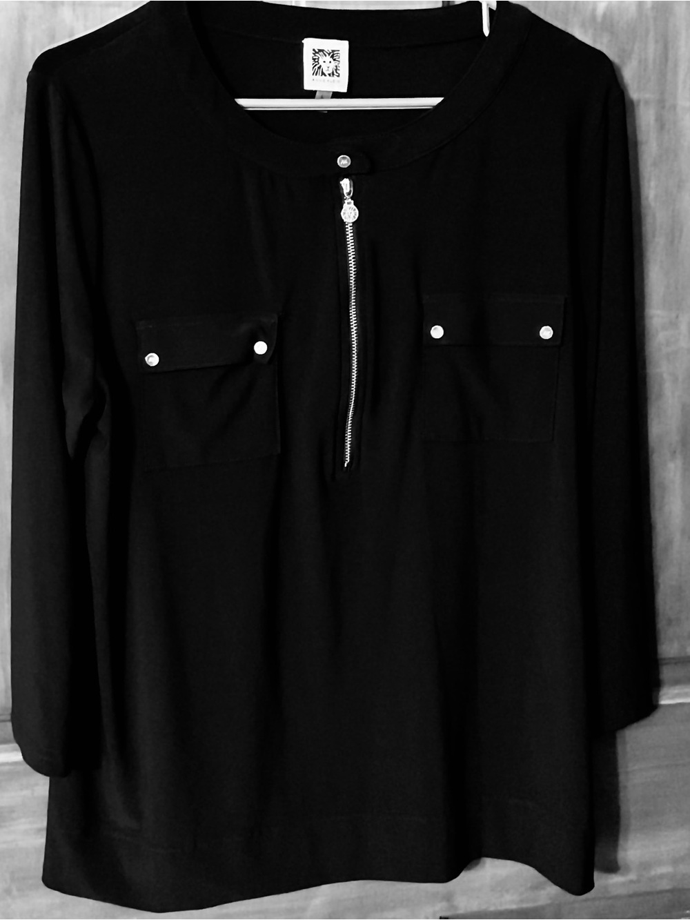 Women's Navy Zip-Front 3/4 Sleeve Top